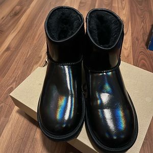 UGG Women’s Size US 8